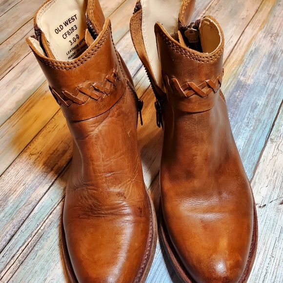 Old West Shoes - Cowboy Ankle Boots. Brown Leather.